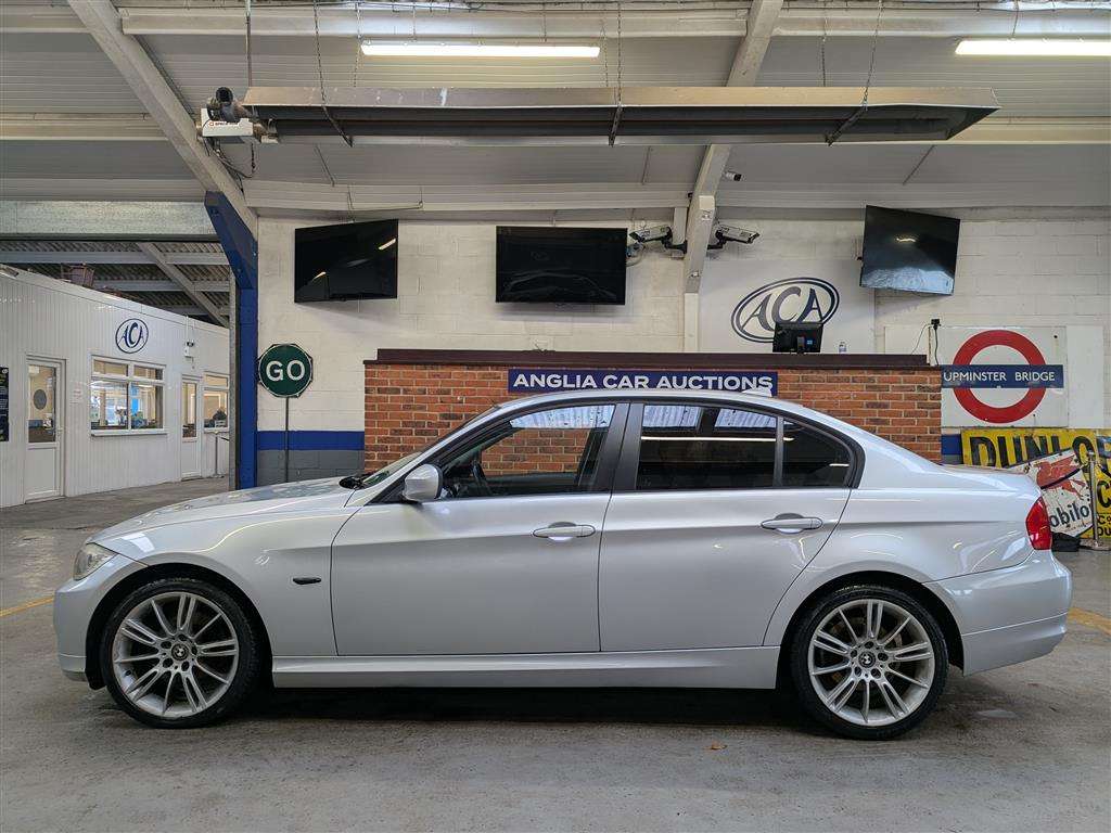 <p>2010 BMW 318D SE BUSINESS EDITION</p>