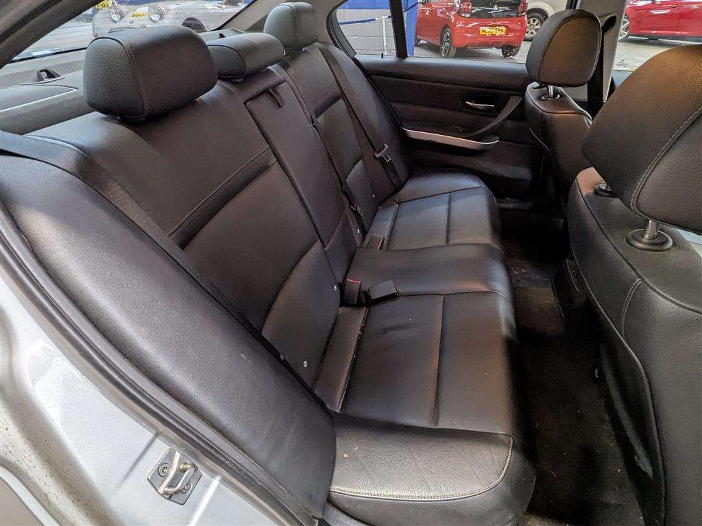 <p>2010 BMW 318D SE BUSINESS EDITION</p>