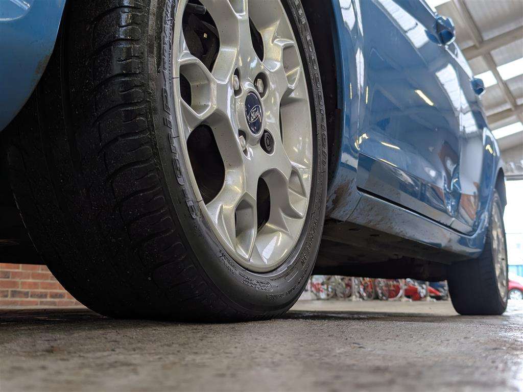 <p>2012 FORD FIESTA ZETEC</p>