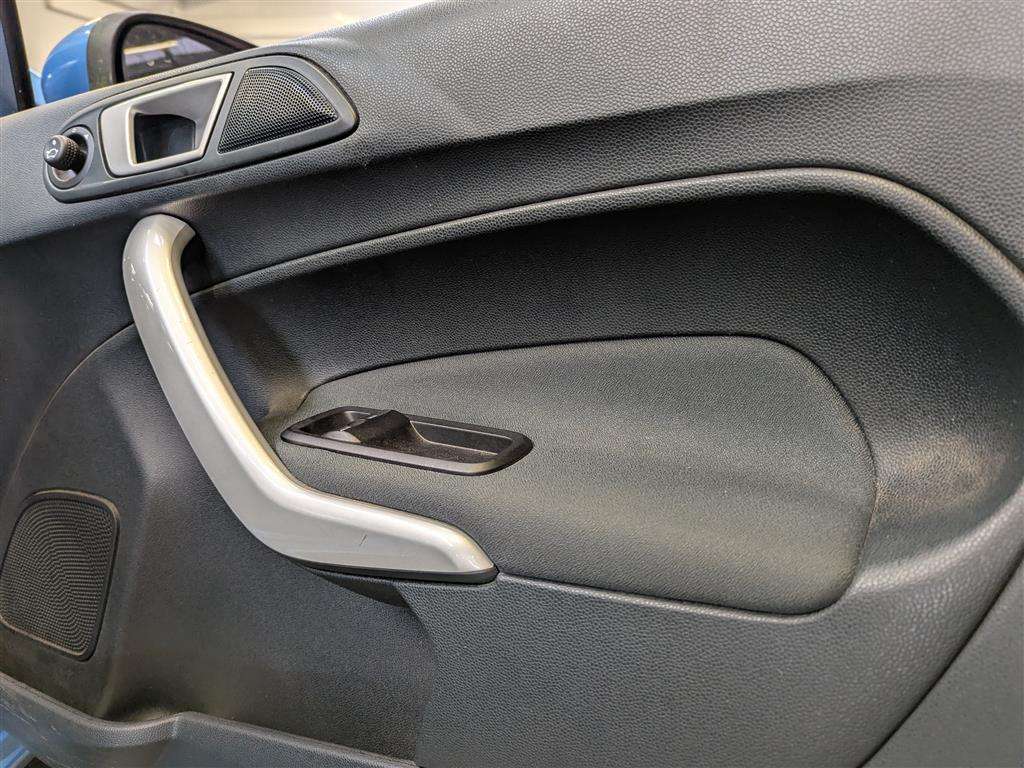 <p>2012 FORD FIESTA ZETEC</p>