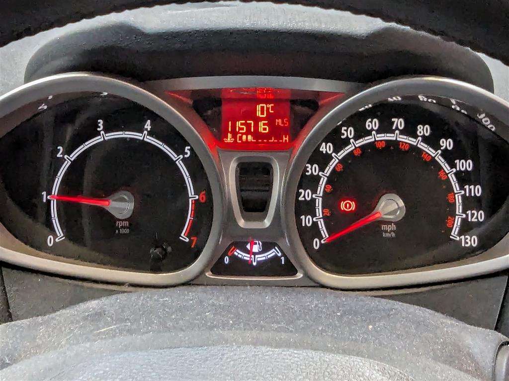 <p>2012 FORD FIESTA ZETEC</p>