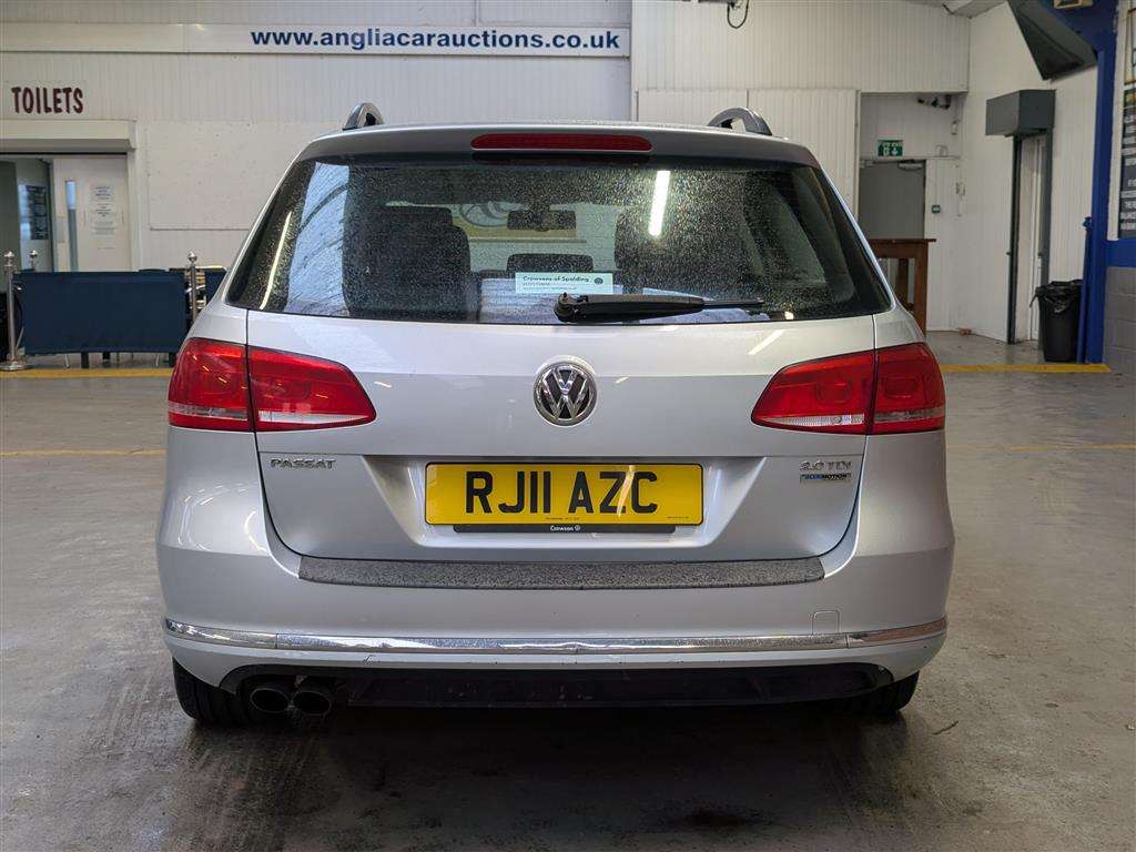 <p>2011 VOLKSWAGEN PASSAT SE BLUEMOTION TECH</p>