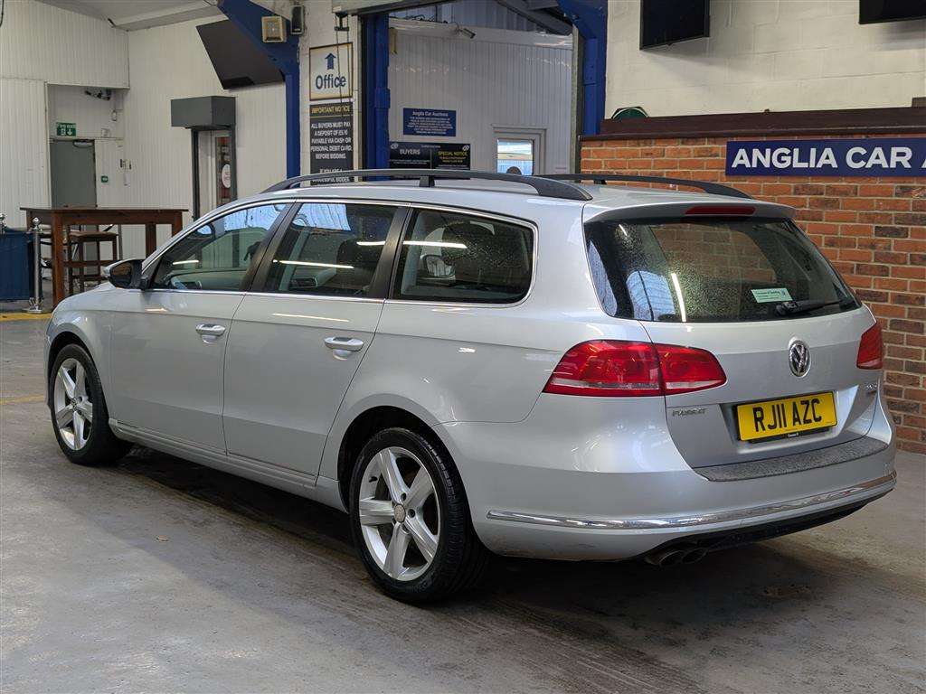 <p>2011 VOLKSWAGEN PASSAT SE BLUEMOTION TECH</p>