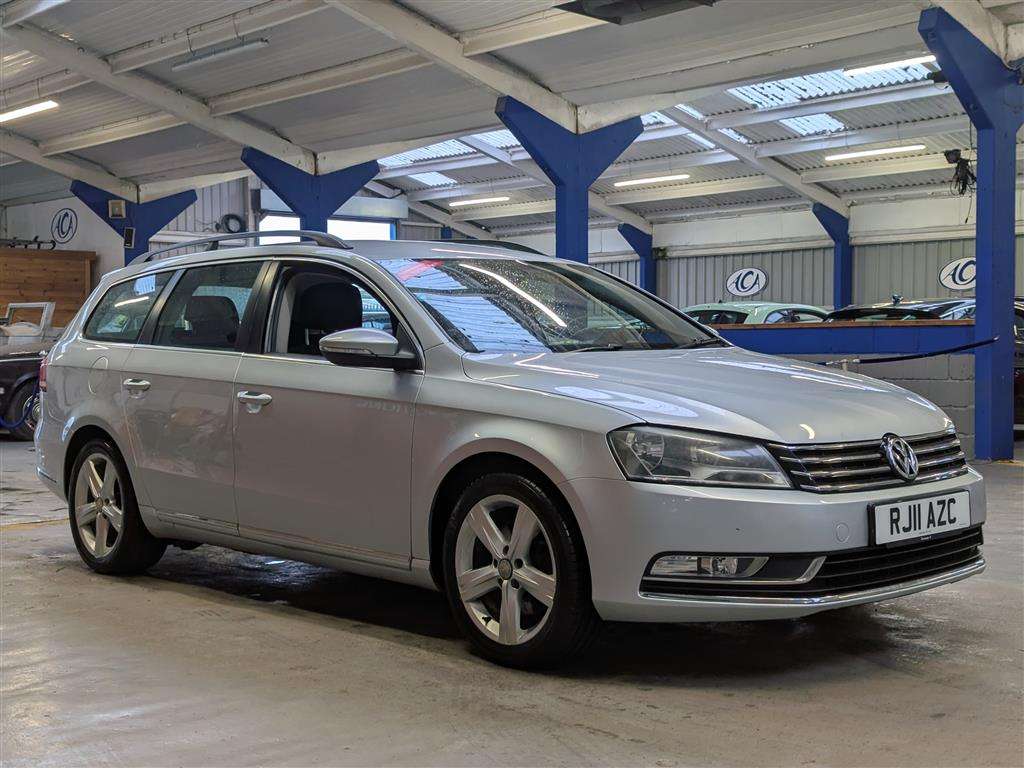 <p>2011 VOLKSWAGEN PASSAT SE BLUEMOTION TECH</p>