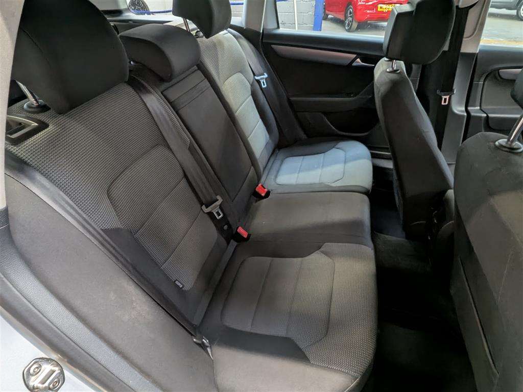 <p>2011 VOLKSWAGEN PASSAT SE BLUEMOTION TECH</p>