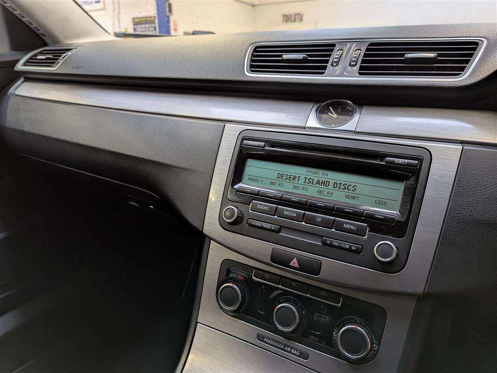 <p>2011 VOLKSWAGEN PASSAT SE BLUEMOTION TECH</p>