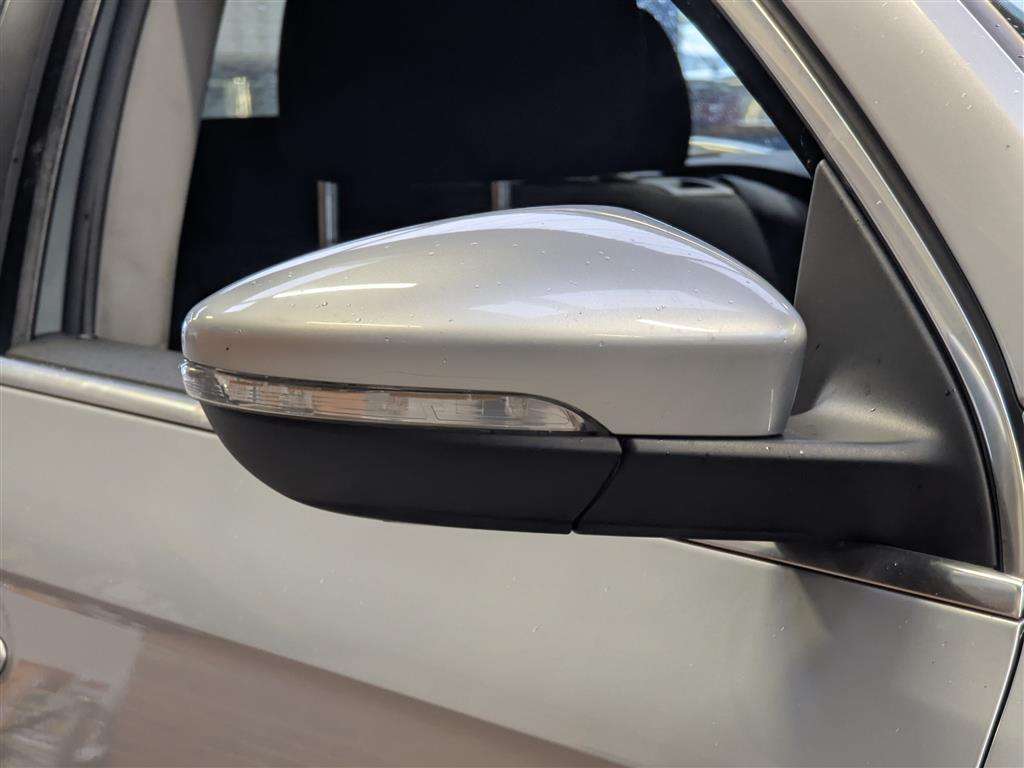 <p>2011 VOLKSWAGEN PASSAT SE BLUEMOTION TECH</p>