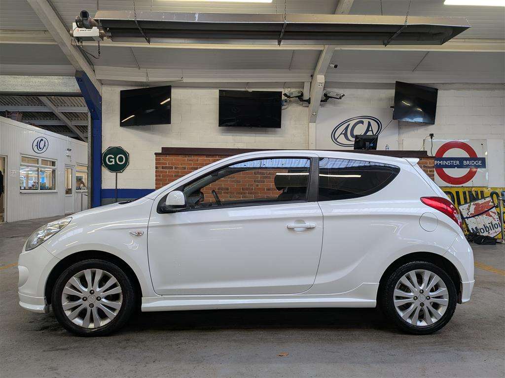 <p>2011 HYUNDAI I20 S LIMITED EDITION</p>