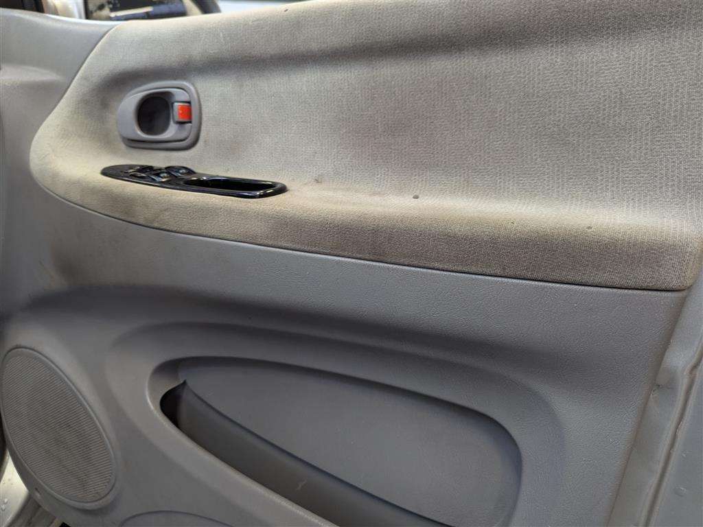 <p>2005 KIA SEDONA L AUTO</p>