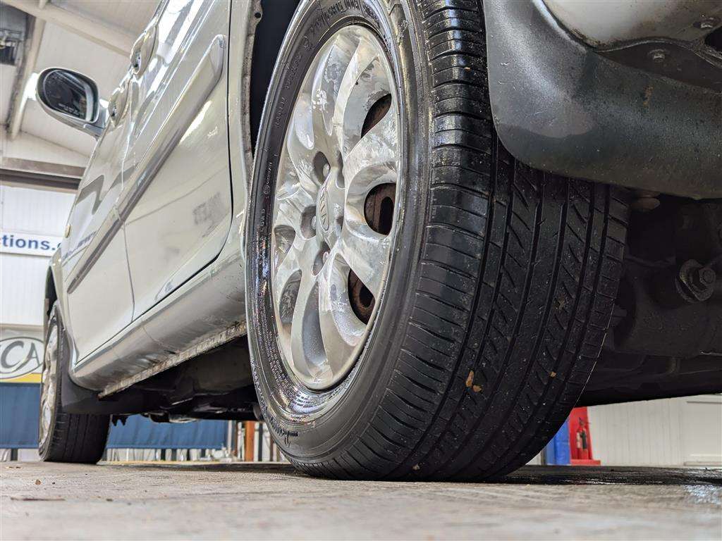 <p>2005 KIA SEDONA L AUTO</p>