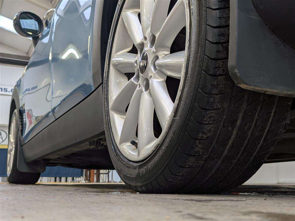 <p>2016 MINI CLUBMAN COOPER D AUTO</p>