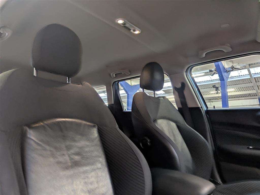 <p>2016 MINI CLUBMAN COOPER D AUTO</p>