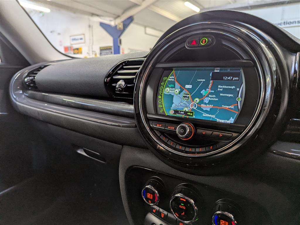 <p>2016 MINI CLUBMAN COOPER D AUTO</p>