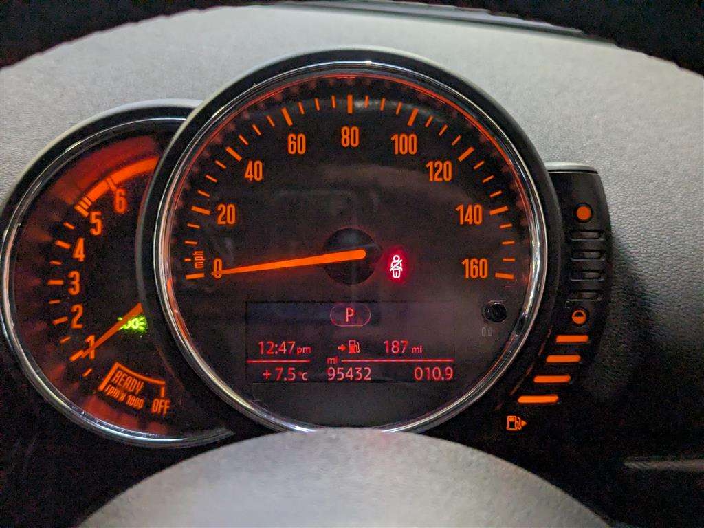 <p>2016 MINI CLUBMAN COOPER D AUTO</p>