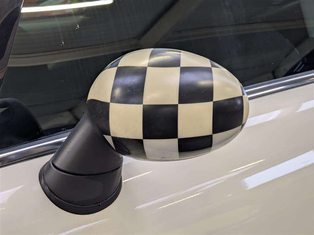 <p>2007 MINI COOPER AUTO</p>