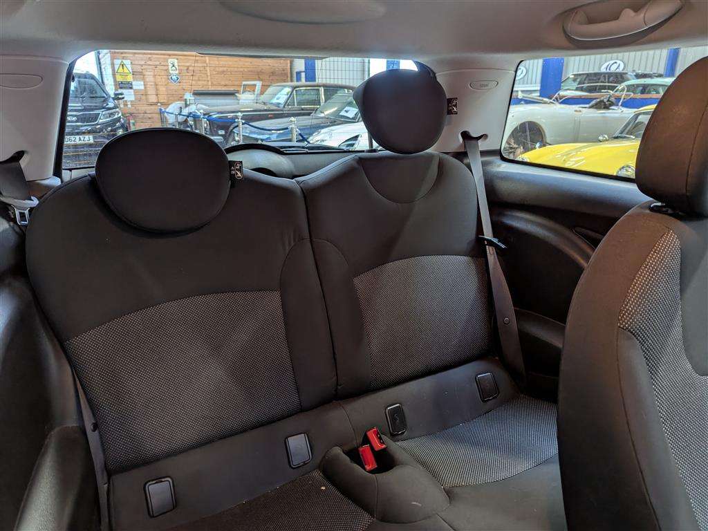 <p>2007 MINI COOPER AUTO</p>