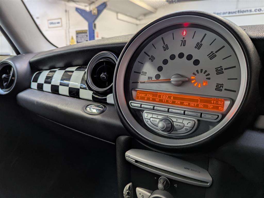 <p>2007 MINI COOPER AUTO</p>