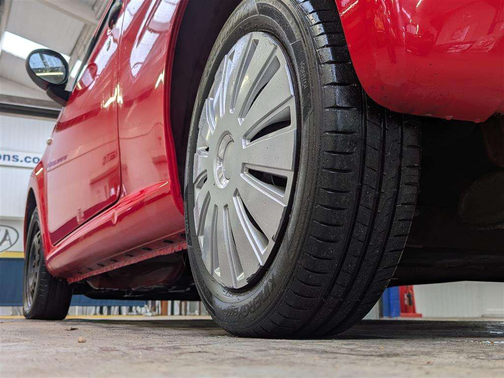 <p>2014 PEUGEOT 107 ACCESS</p>