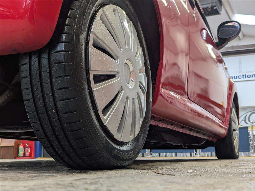 <p>2014 PEUGEOT 107 ACCESS</p>