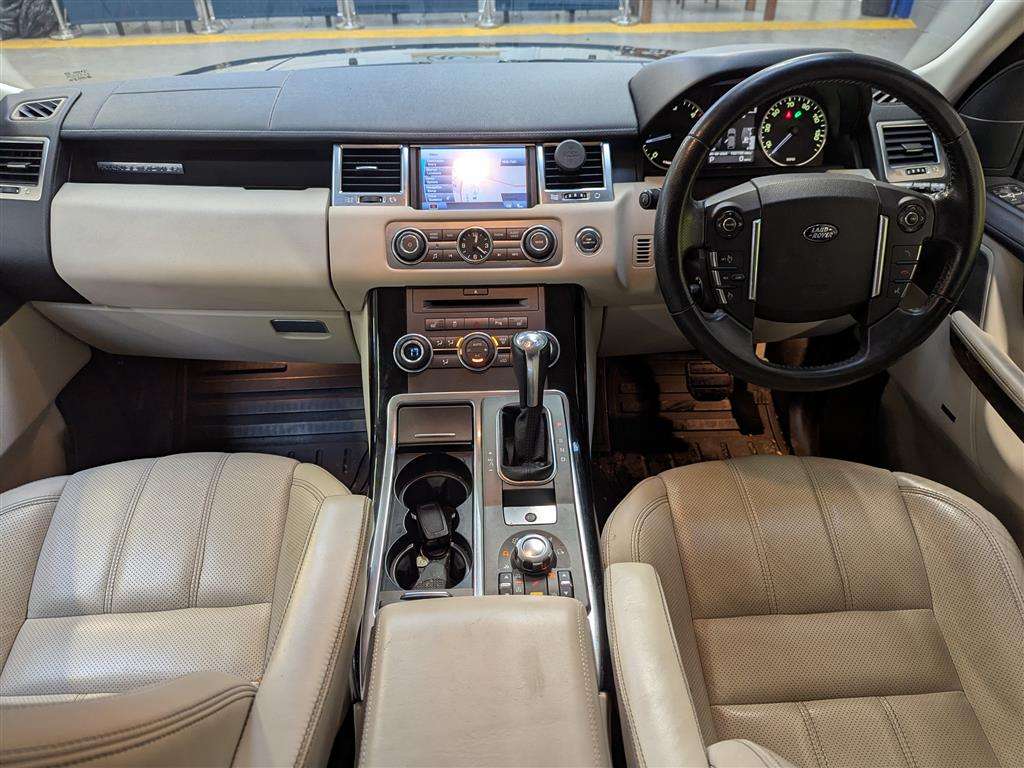 <p>2011 LAND ROVER RANGE ROVER SP HSE TDV6 A</p>