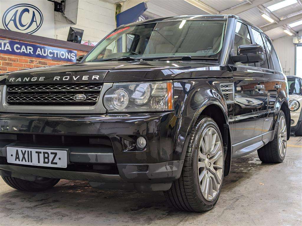 <p>2011 LAND ROVER RANGE ROVER SP HSE TDV6 A</p>