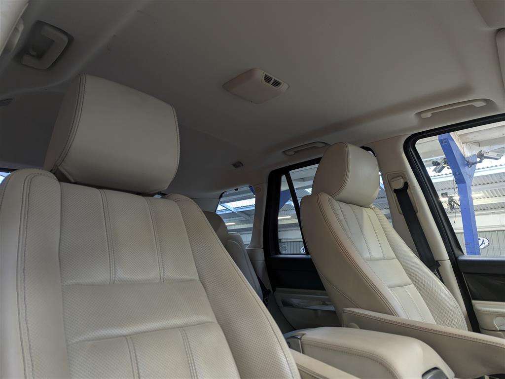 <p>2011 LAND ROVER RANGE ROVER SP HSE TDV6 A</p>