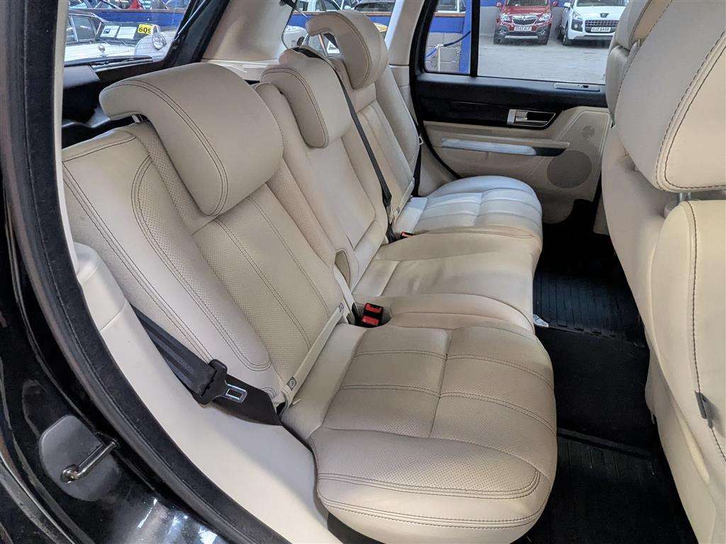 <p>2011 LAND ROVER RANGE ROVER SP HSE TDV6 A</p>