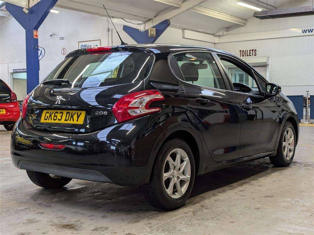 <p>2013 PEUGEOT 208 ACTIVE</p>