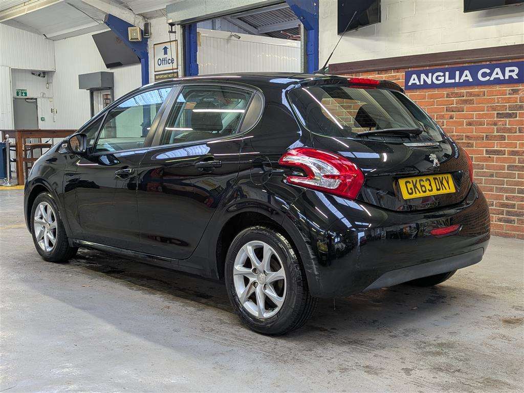 <p>2013 PEUGEOT 208 ACTIVE</p>