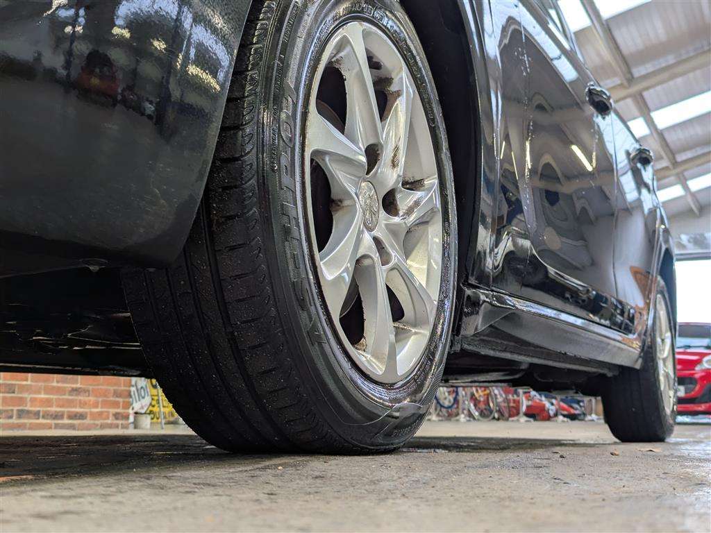 <p>2013 PEUGEOT 208 ACTIVE</p>