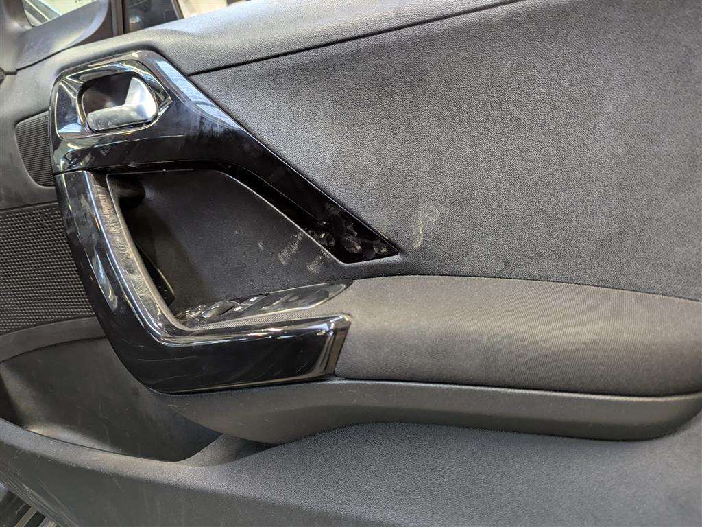 <p>2013 PEUGEOT 208 ACTIVE</p>