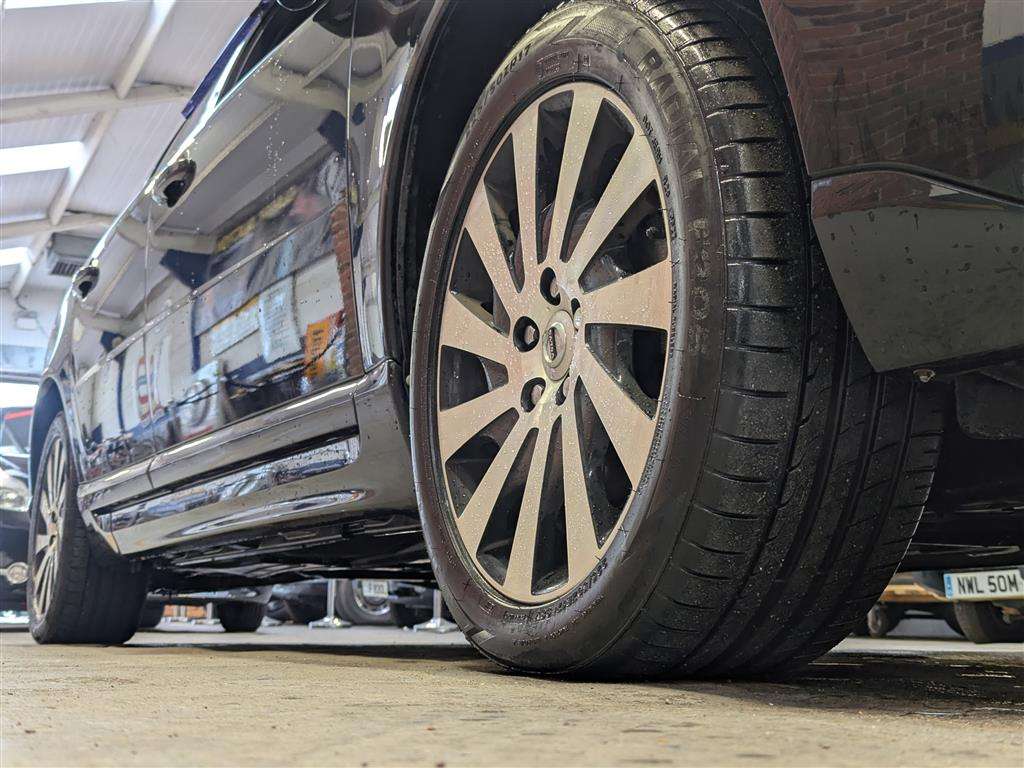 <p>2013 VOLVO V70 SE LUX T5 AUTO</p>