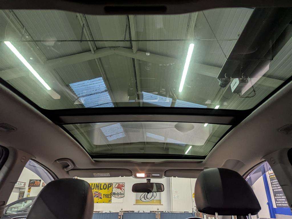 <p>2014 KIA VENGA 3 SAT NAV AUTO</p>