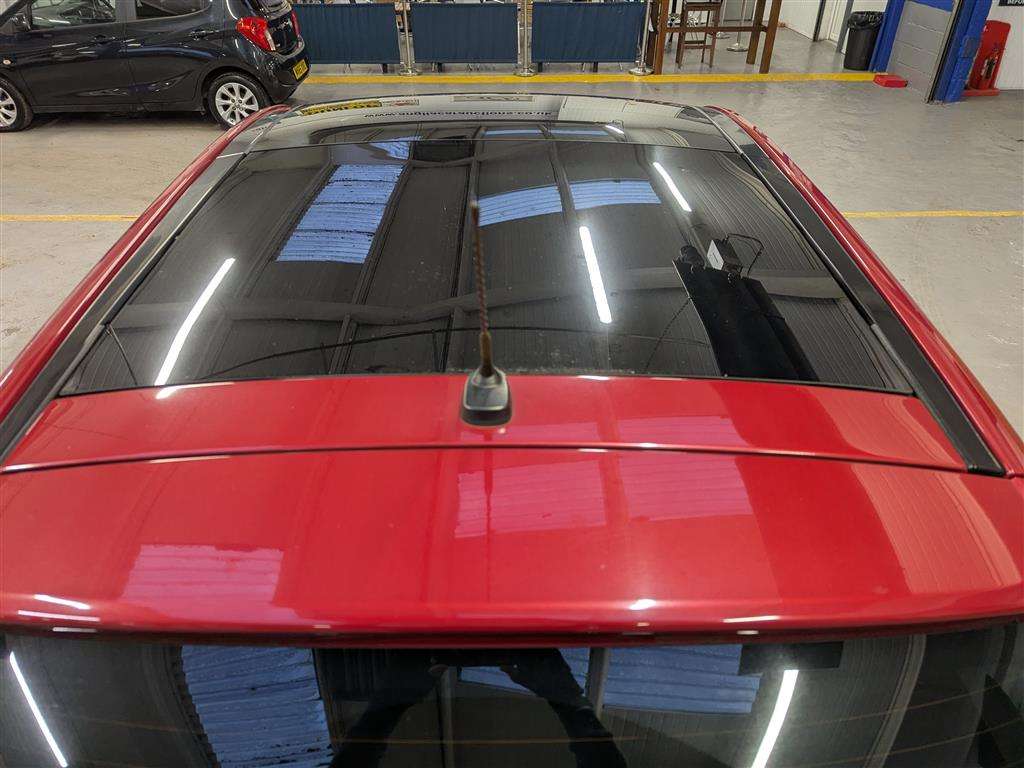 <p>2014 KIA VENGA 3 SAT NAV AUTO</p>