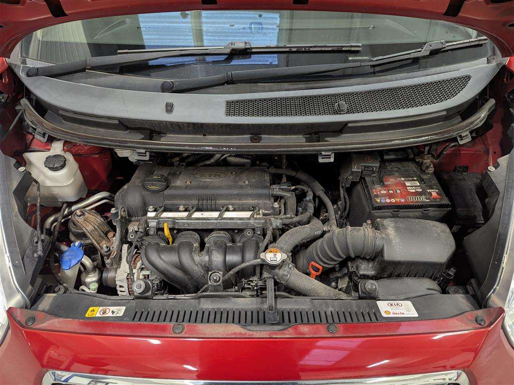 <p>2014 KIA VENGA 3 SAT NAV AUTO</p>