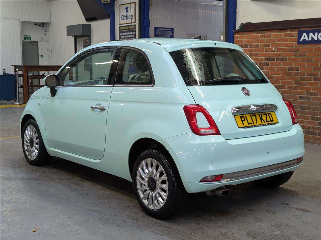 <p>2017 FIAT 500 LOUNGE</p>