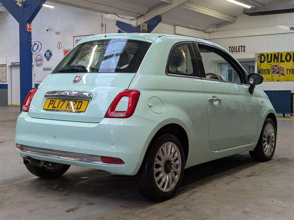 <p>2017 FIAT 500 LOUNGE</p>