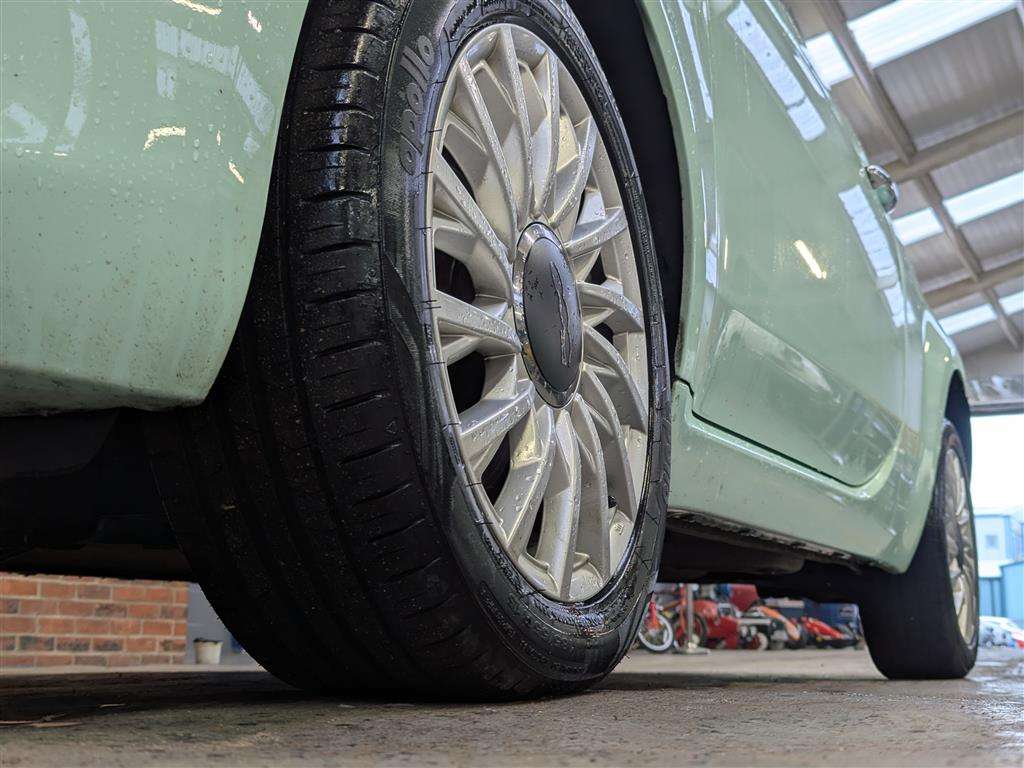 <p>2017 FIAT 500 LOUNGE</p>