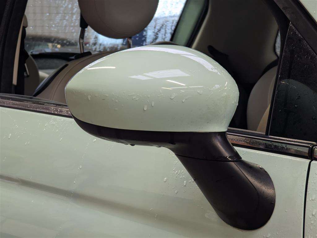 <p>2017 FIAT 500 LOUNGE</p>