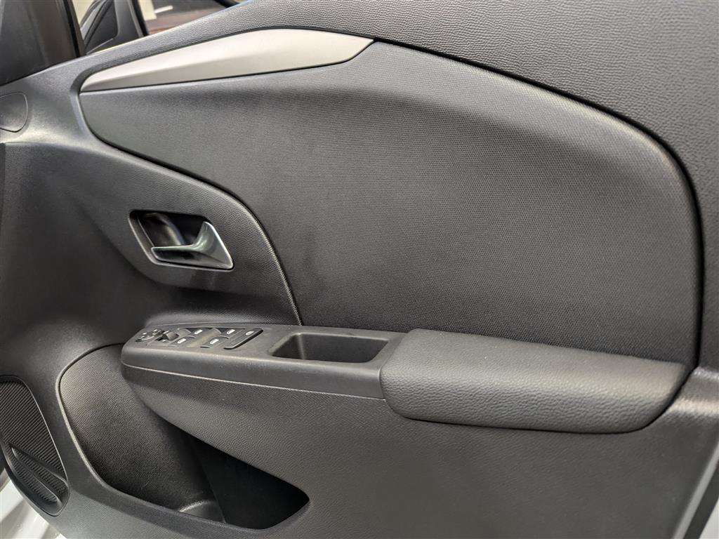 <p>2024 VAUXHALL CORSA DESIGN</p>