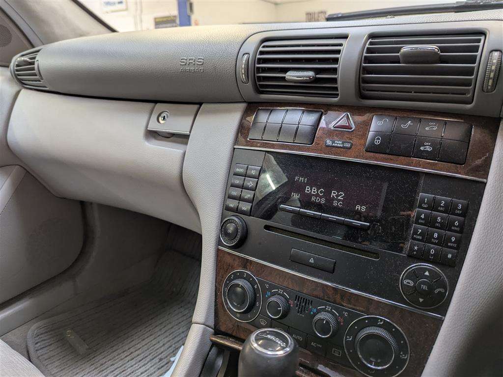 <p>2004 MERCEDES C180 KOMP. CLASSIC SE A</p>