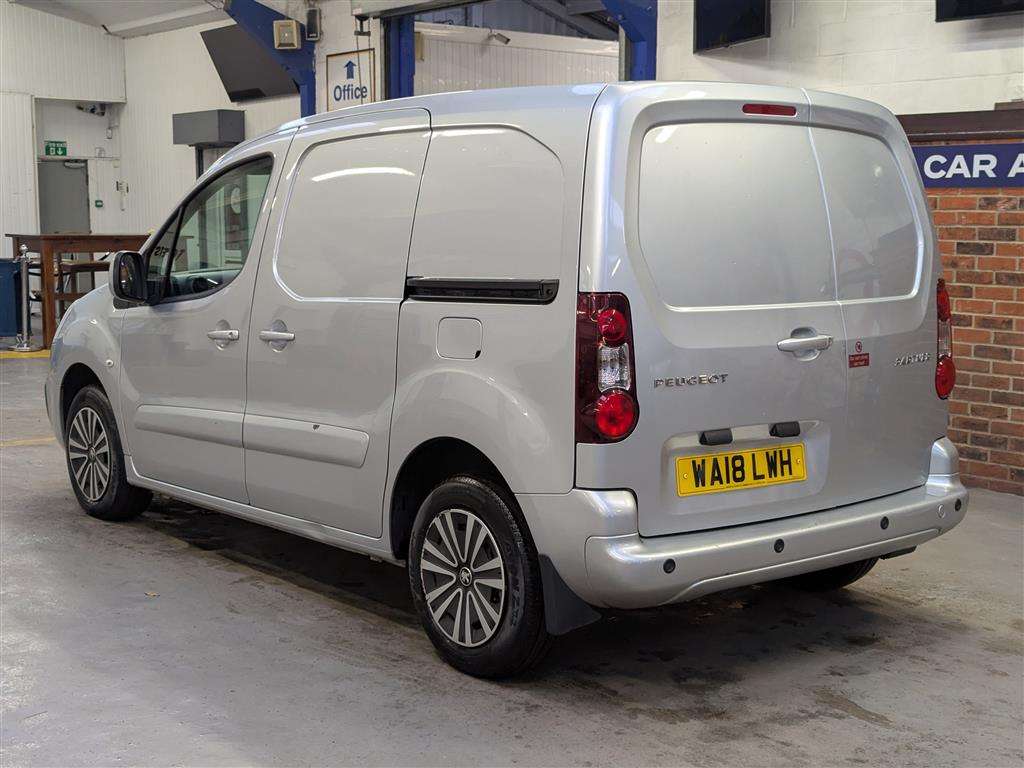 <p>2018 PEUGEOT PARTNER PROFESSION L1 BLU</p>