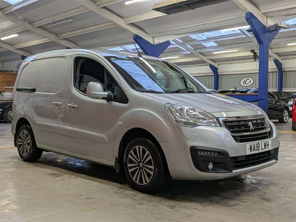 <p>2018 PEUGEOT PARTNER PROFESSION L1 BLU</p>