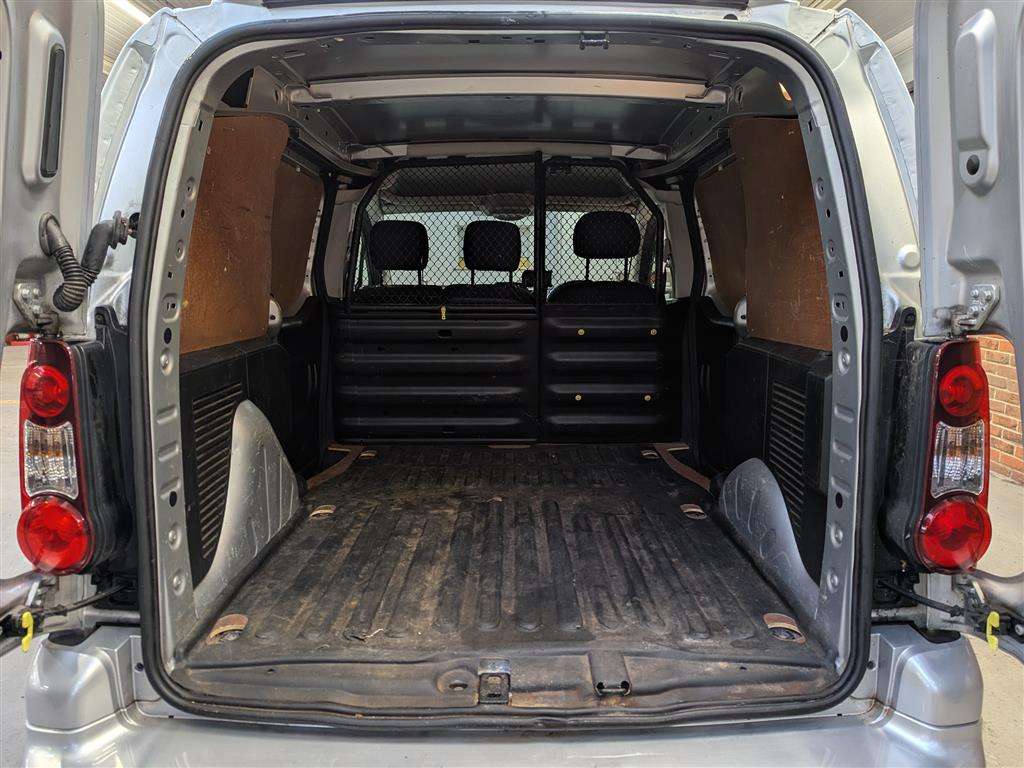 <p>2018 PEUGEOT PARTNER PROFESSION L1 BLU</p>