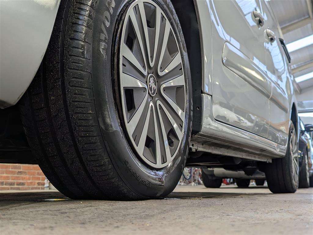 <p>2018 PEUGEOT PARTNER PROFESSION L1 BLU</p>