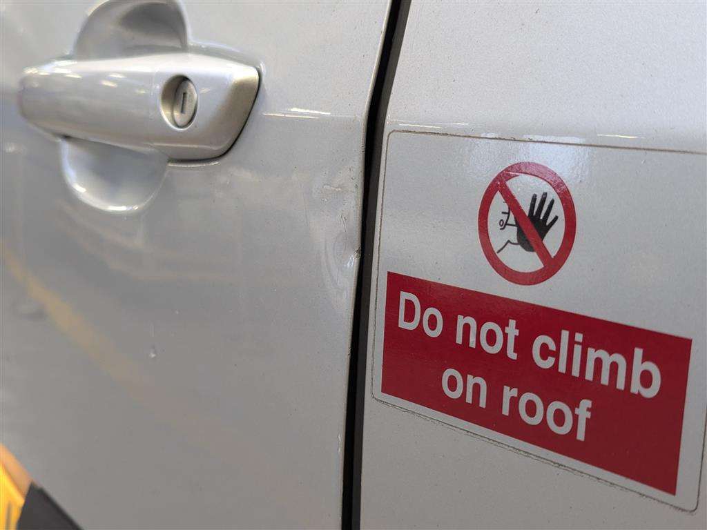 <p>2018 PEUGEOT PARTNER PROFESSION L1 BLU</p>