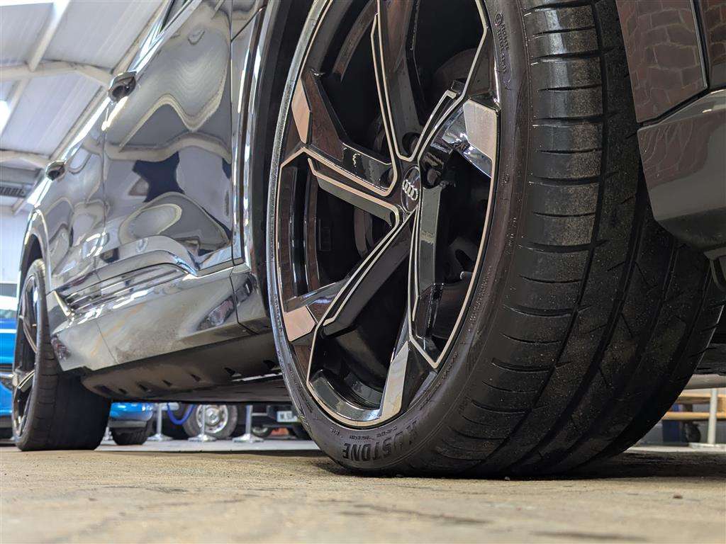 <p>2021 AUDI E-TRON TECHNIK 50 QUATTRO</p>