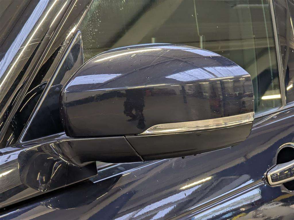 <p>2019 LAND ROVER DISCOVERY LUXURY HSE SD4</p>