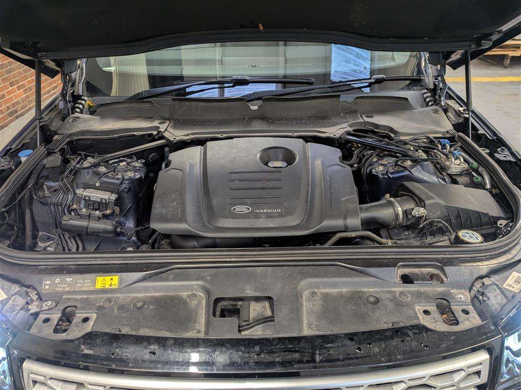 <p>2019 LAND ROVER DISCOVERY LUXURY HSE SD4</p>