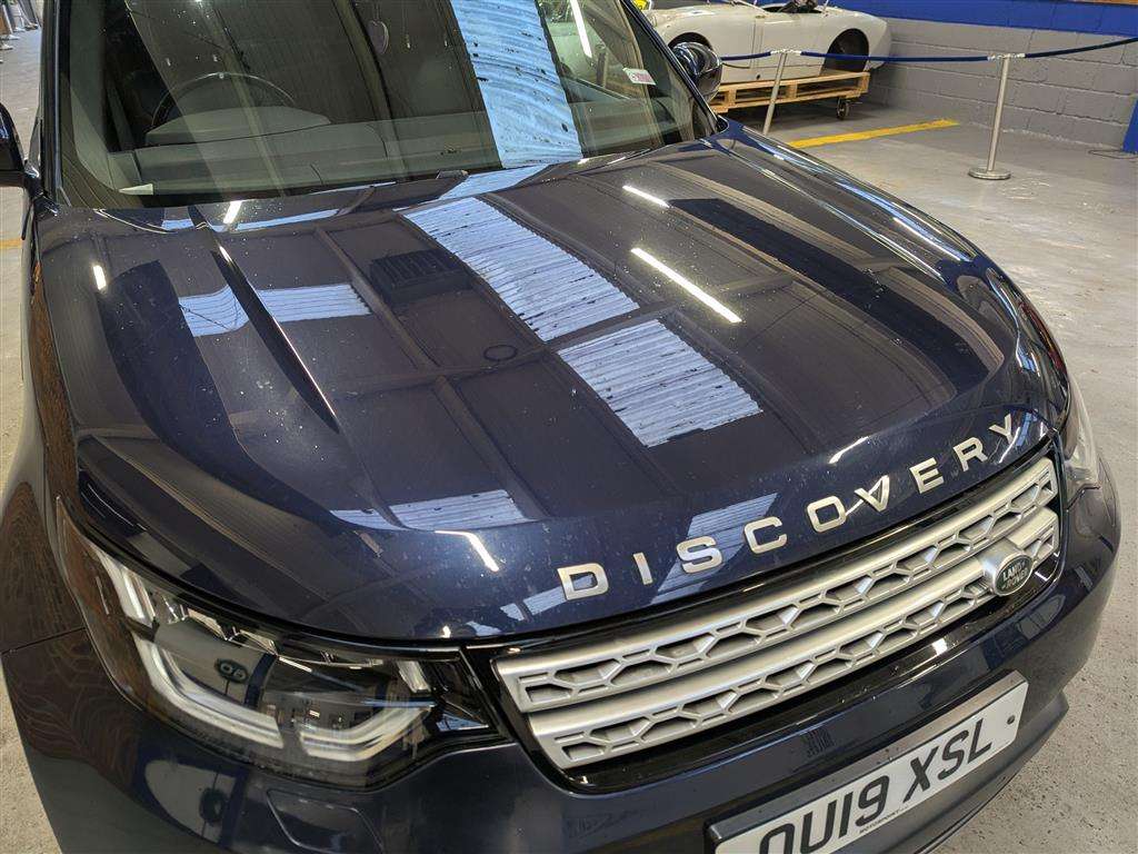 <p>2019 LAND ROVER DISCOVERY LUXURY HSE SD4</p>